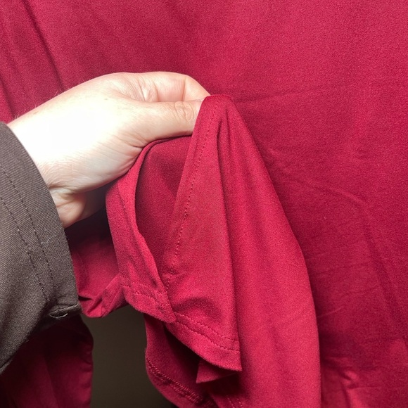 Showitty Women's Red V-Neck Long Sleeve Top - Picture 3 of 4